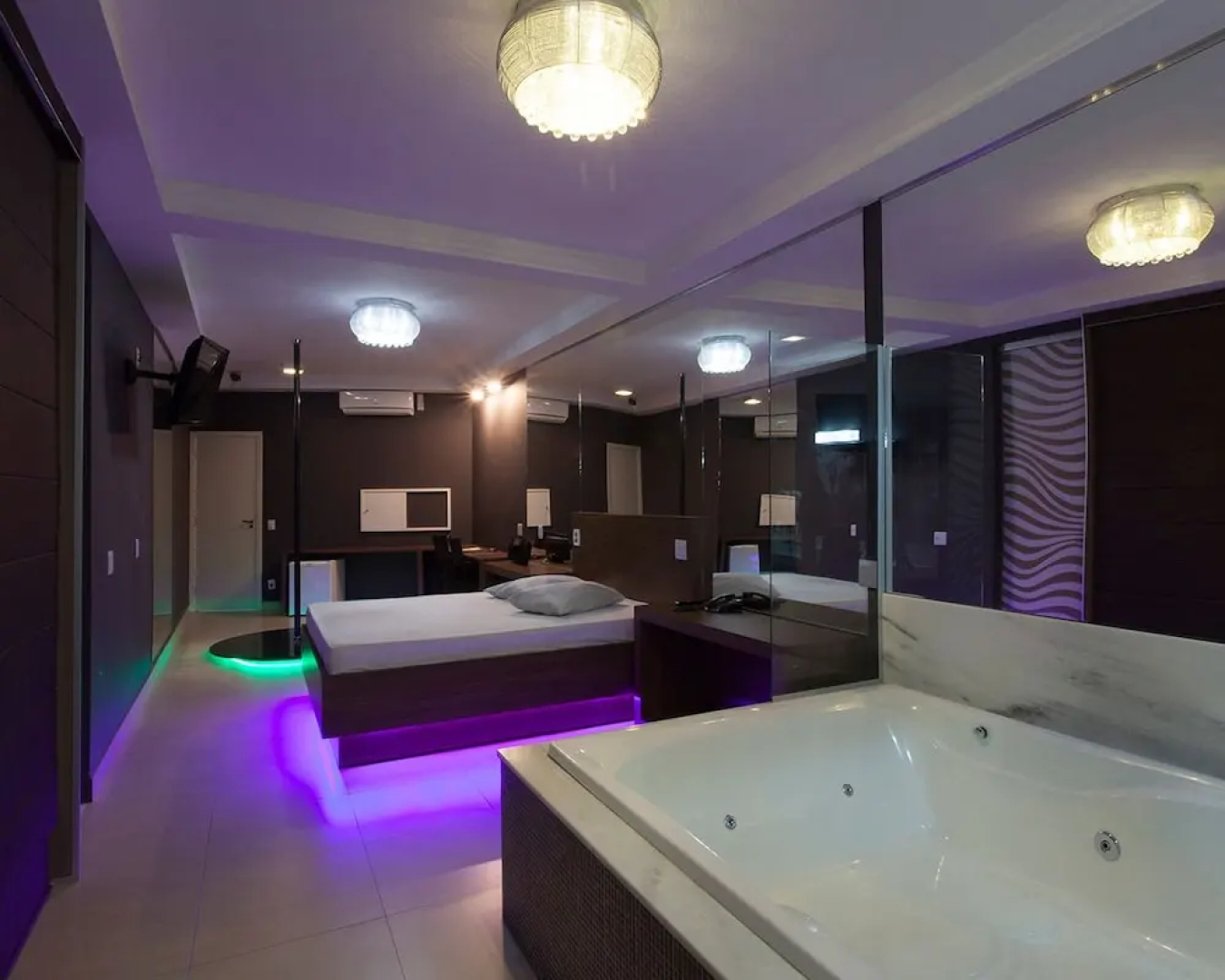 A Praia Motel - Adults Only