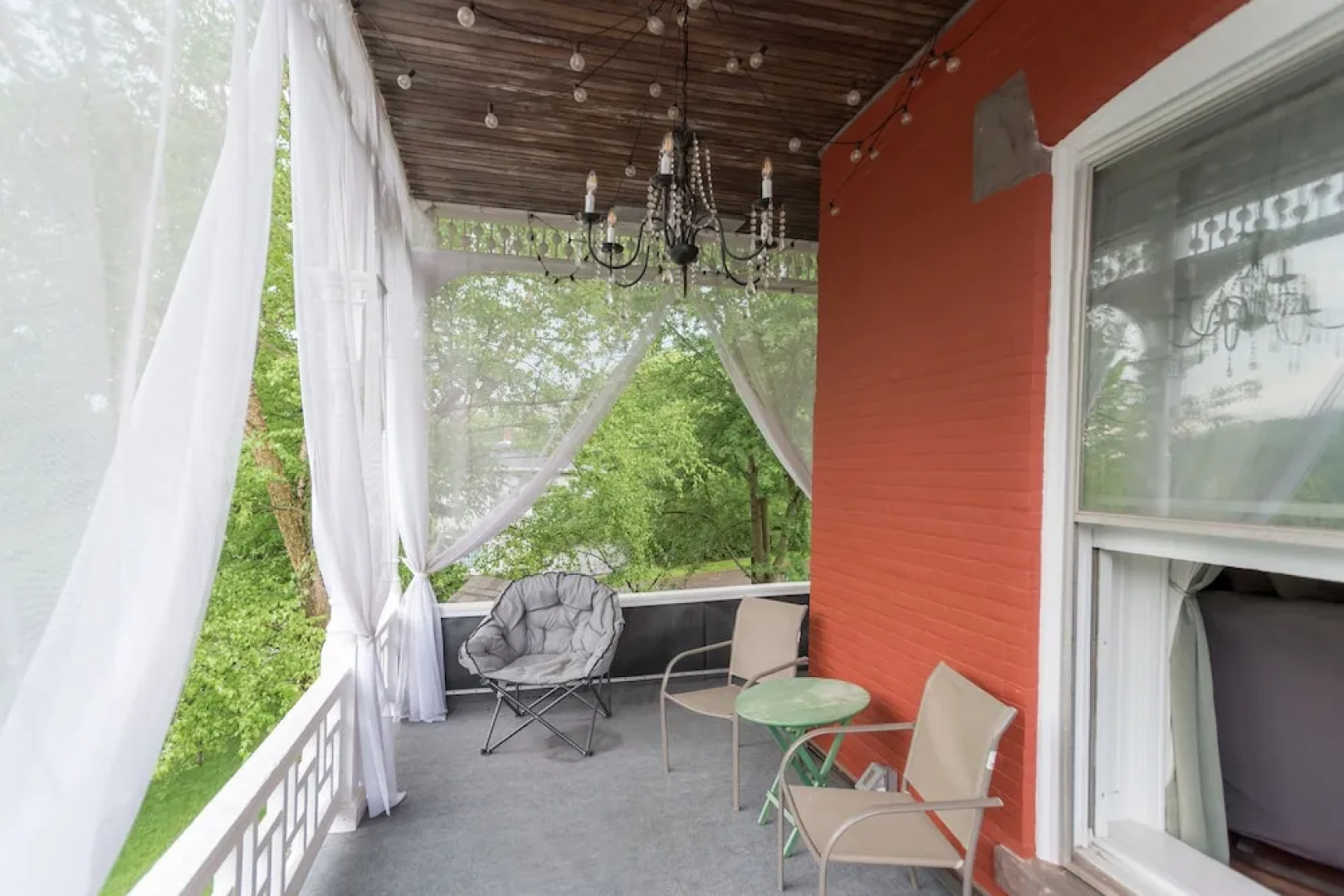 Hatch House Bed & Breakfast