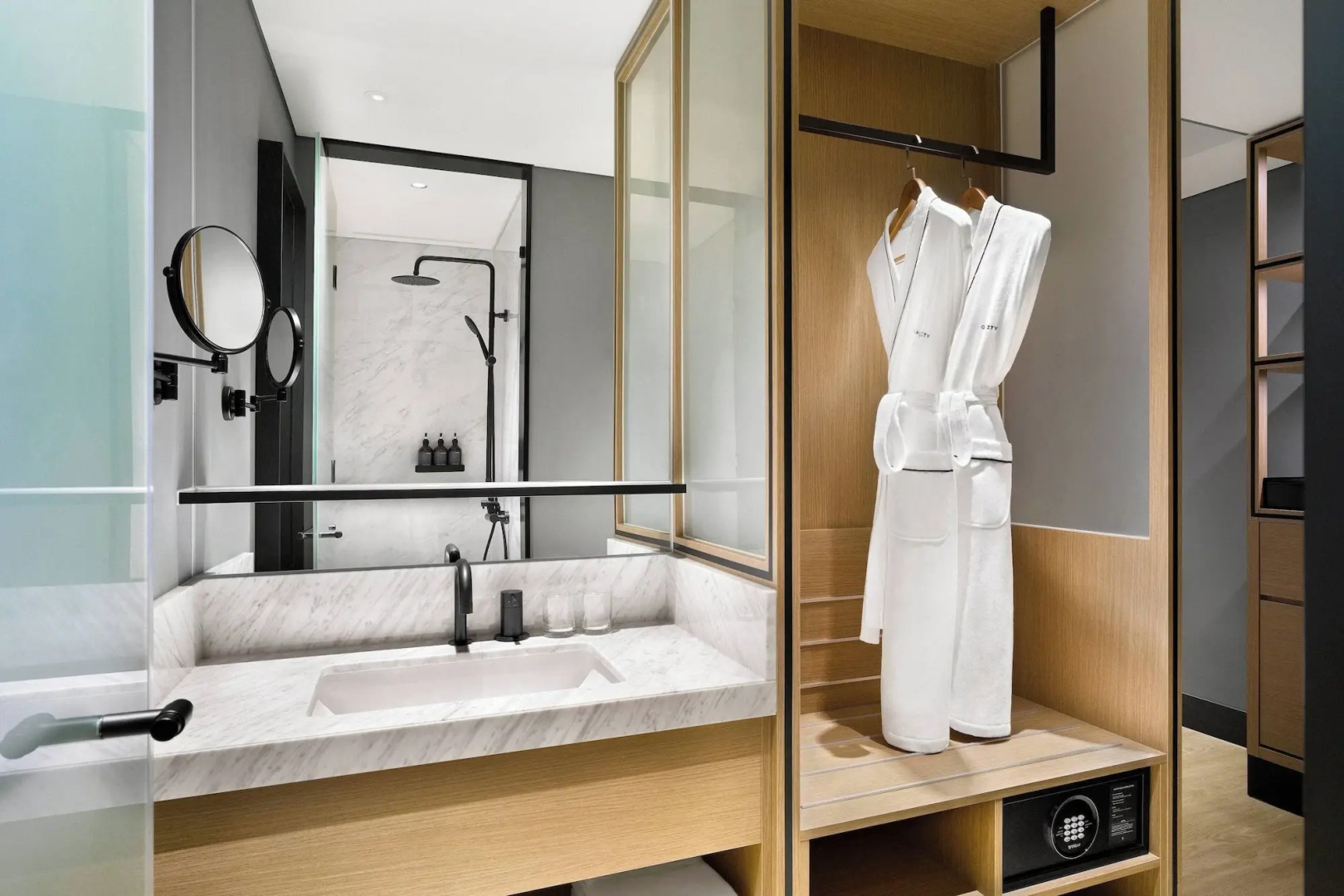 GRAVITY JOSUN Seoul Pangyo, Autograph Collection