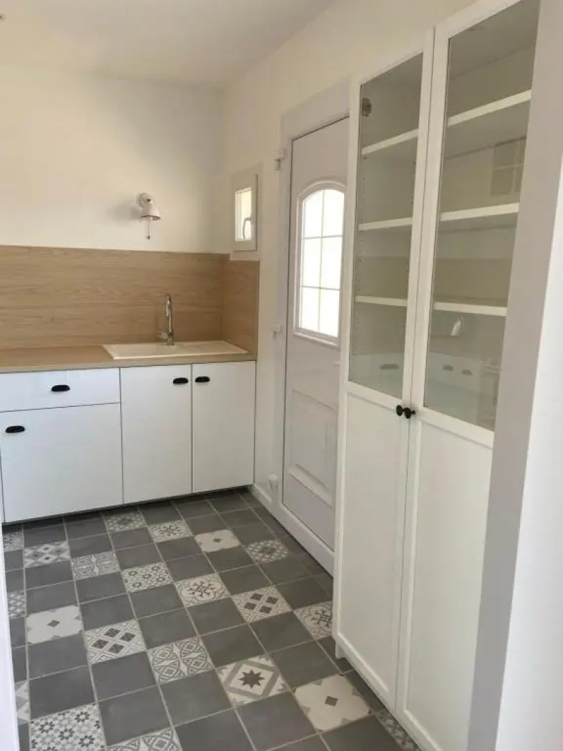 T2 en rez de villa avec jardin à 800m de la plage, à la semaine