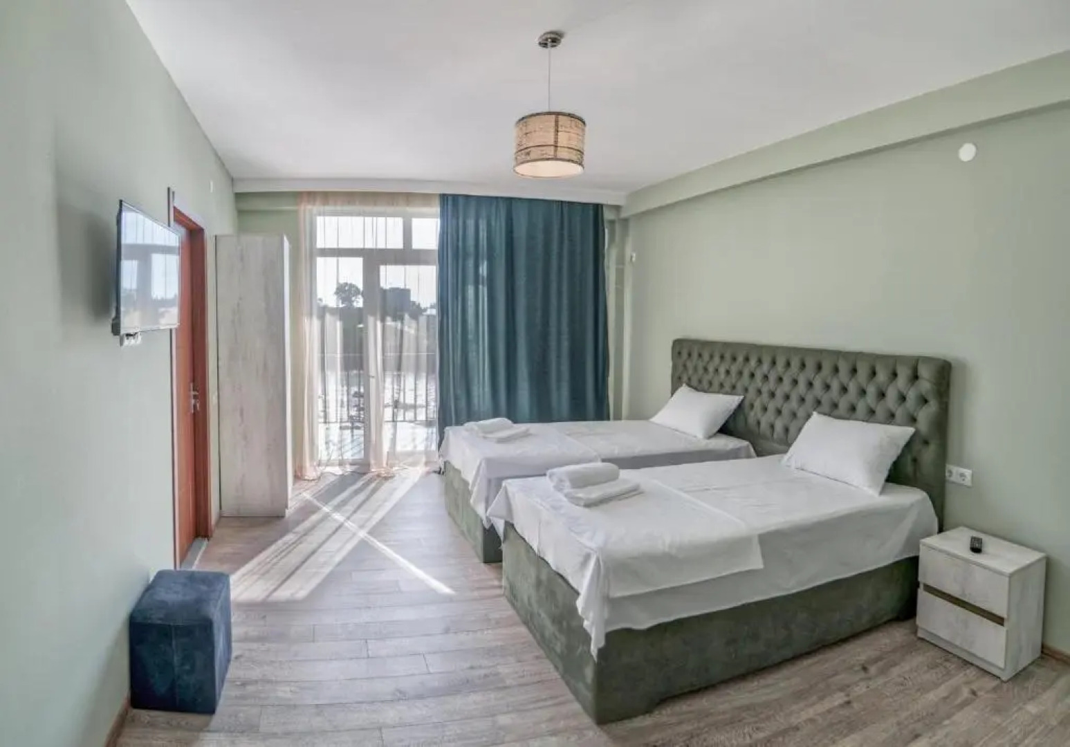 Four Seasons Riverside