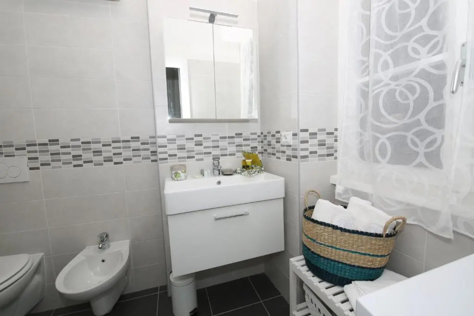 Apartment A lago, private beach and parking