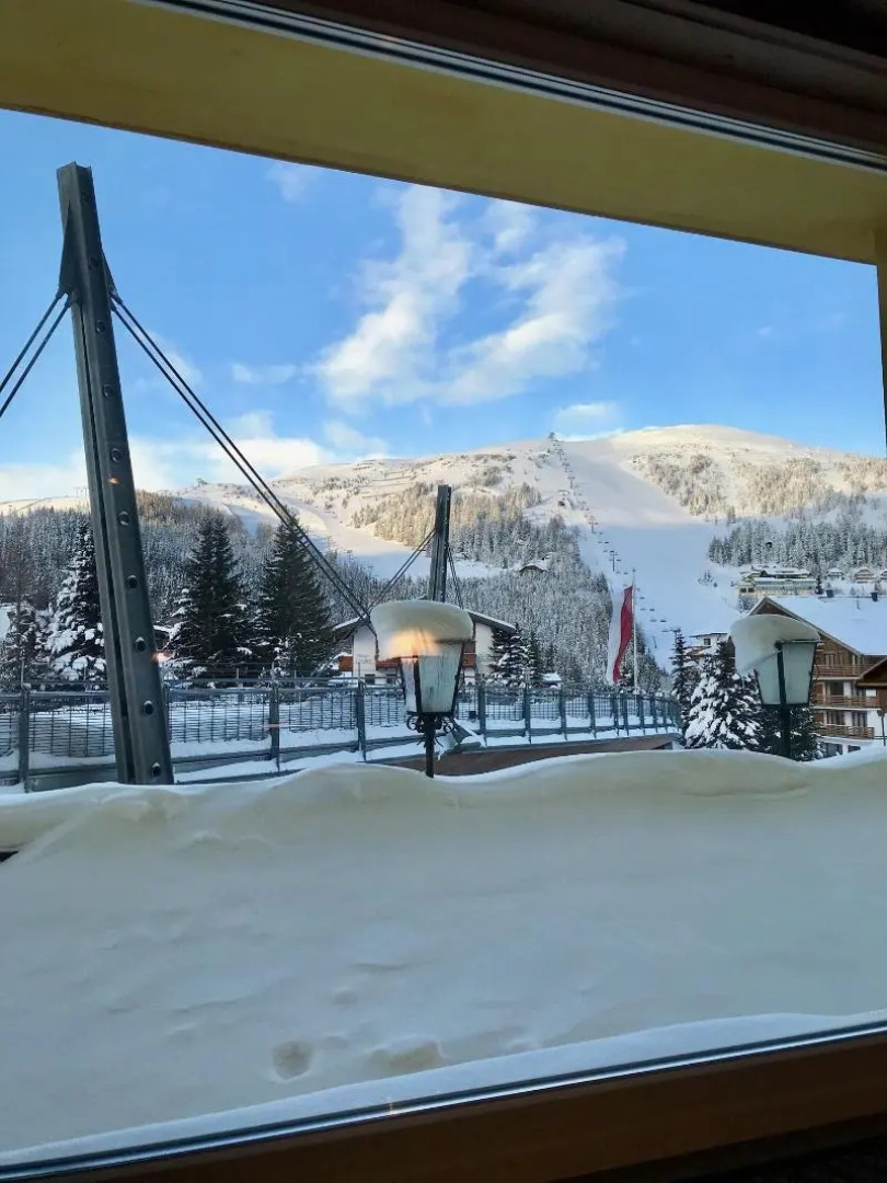 Basekamp Mountain Budget Hotel