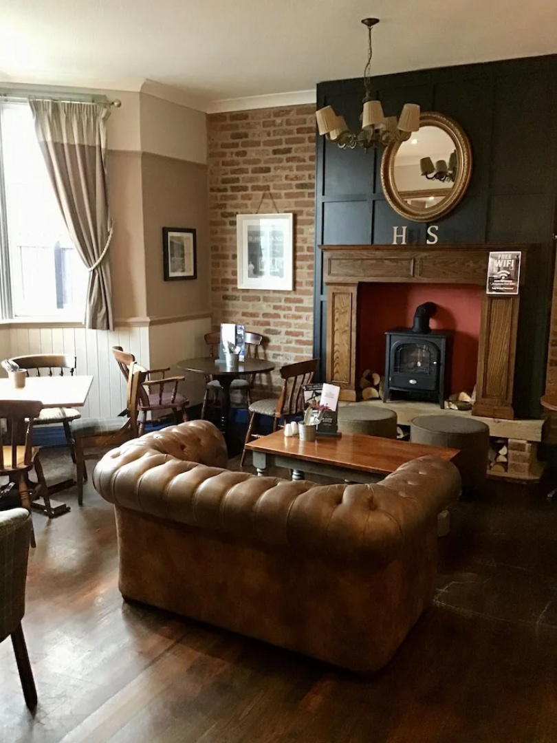Holystone Bar and Restaurant