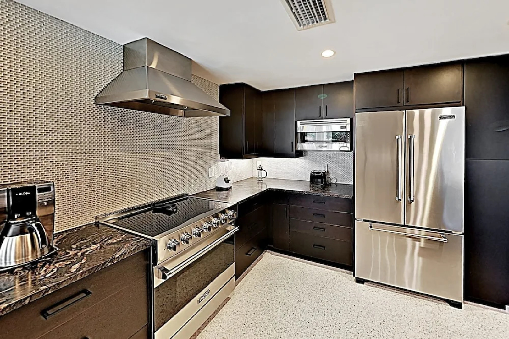 12722 Chatham Dr Home