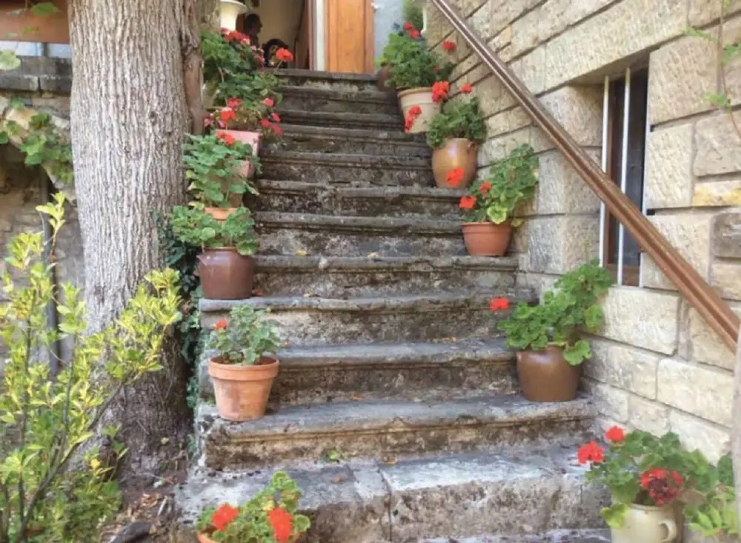 Villa With 4 Bedrooms In Saint-pierre-des-tripiers, With Wonderful Lake View, Private Pool, Furnished Garden - 41 Km From The Slopes
