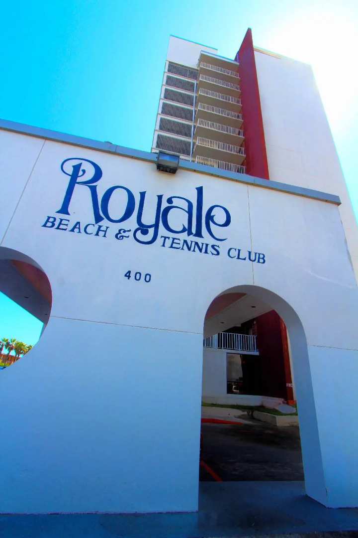 Royale Beach and Tennis Club