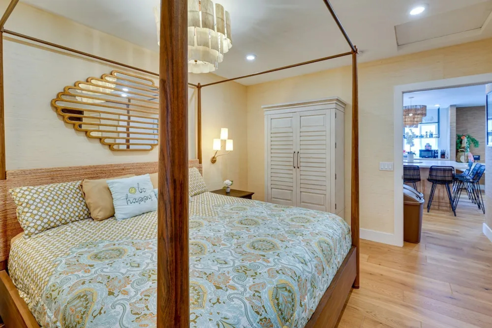 Hawthorne Home w/ Covered Patio & Basketball Court