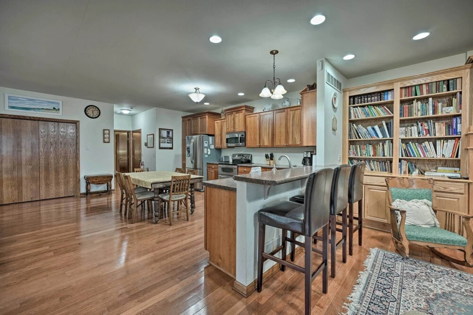 Lake Michigan Waterfront Home: 1 Mile to Downtown!