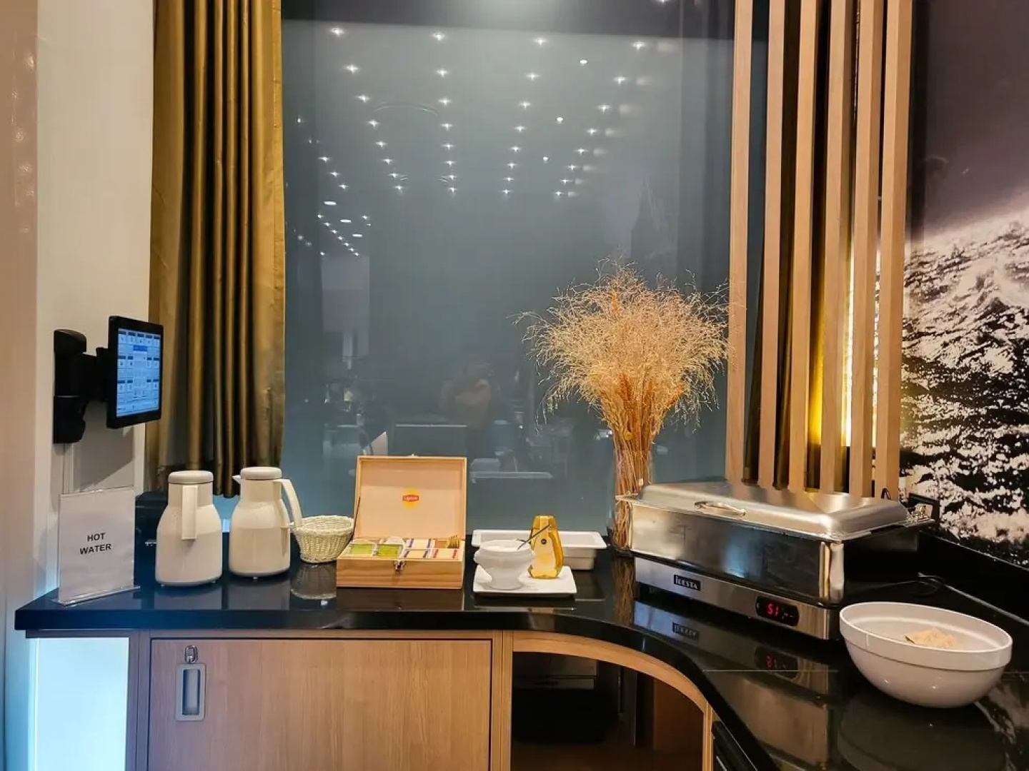 HHE Express Hotel