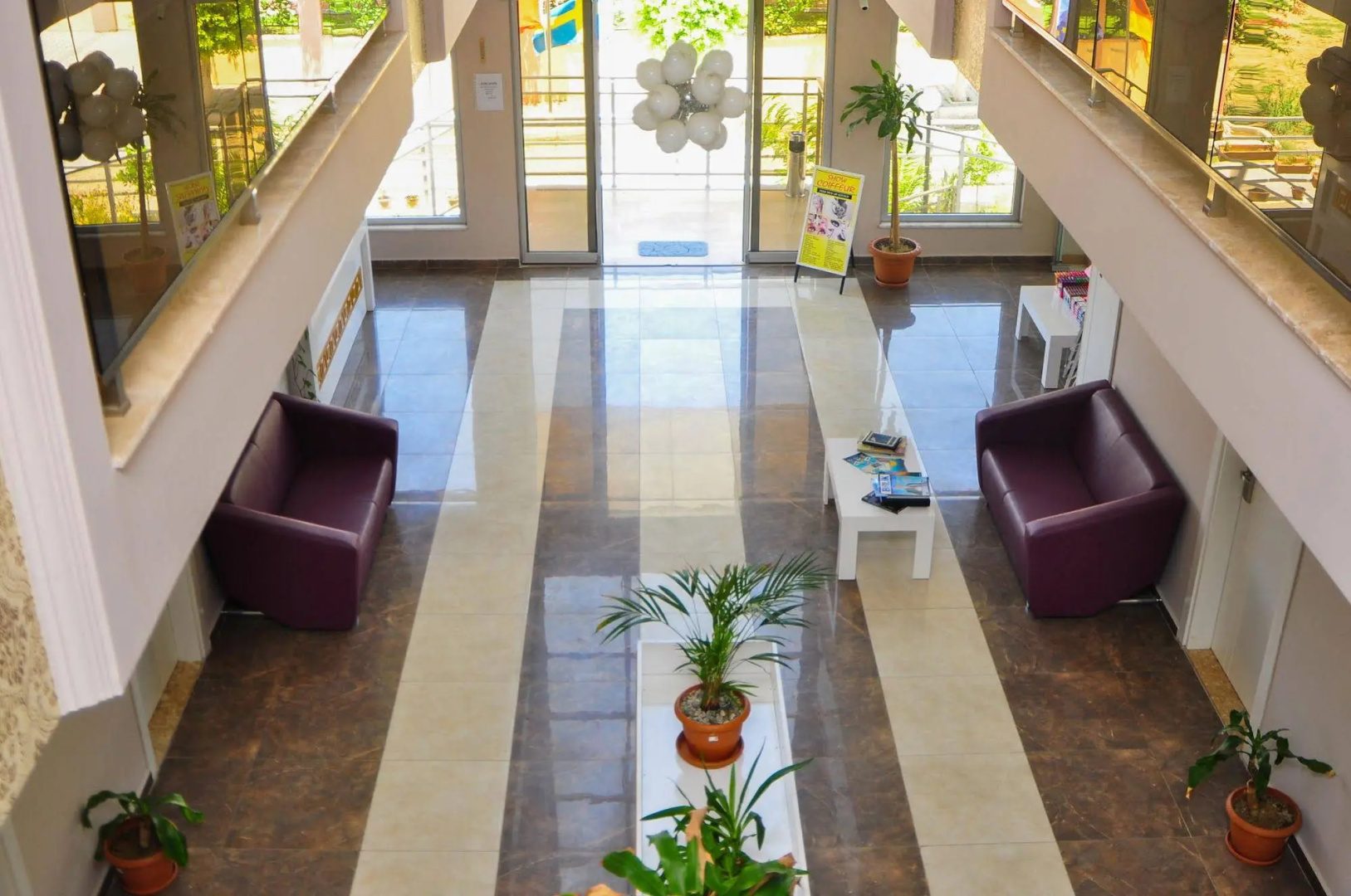 A Hotel Side