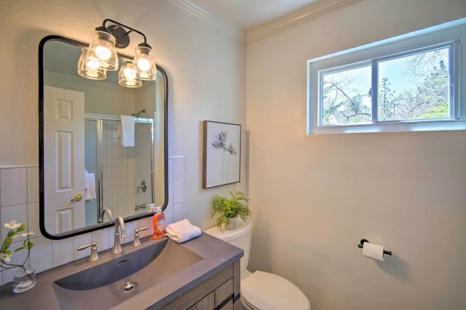 Stunning Lake Arrowhead Home: Decks & Hot Tub