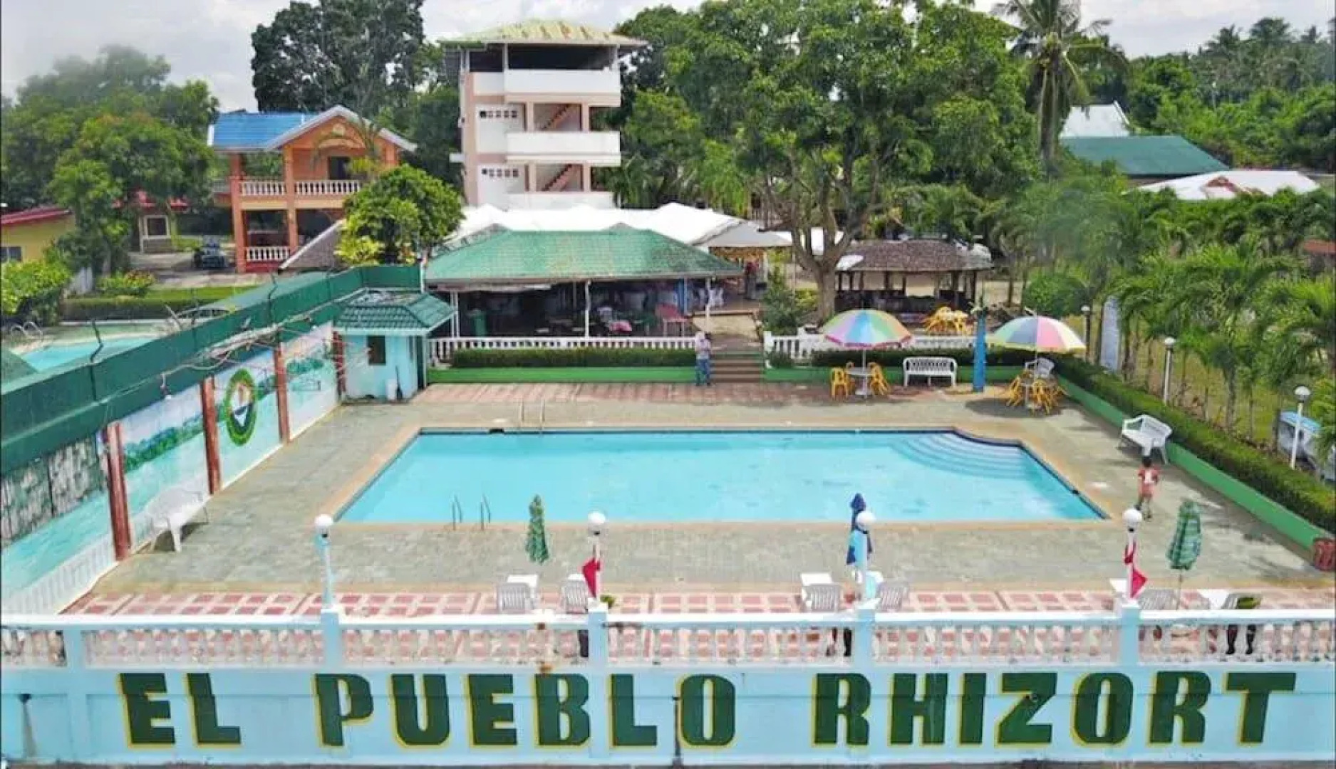 El Pueblo Rhizort