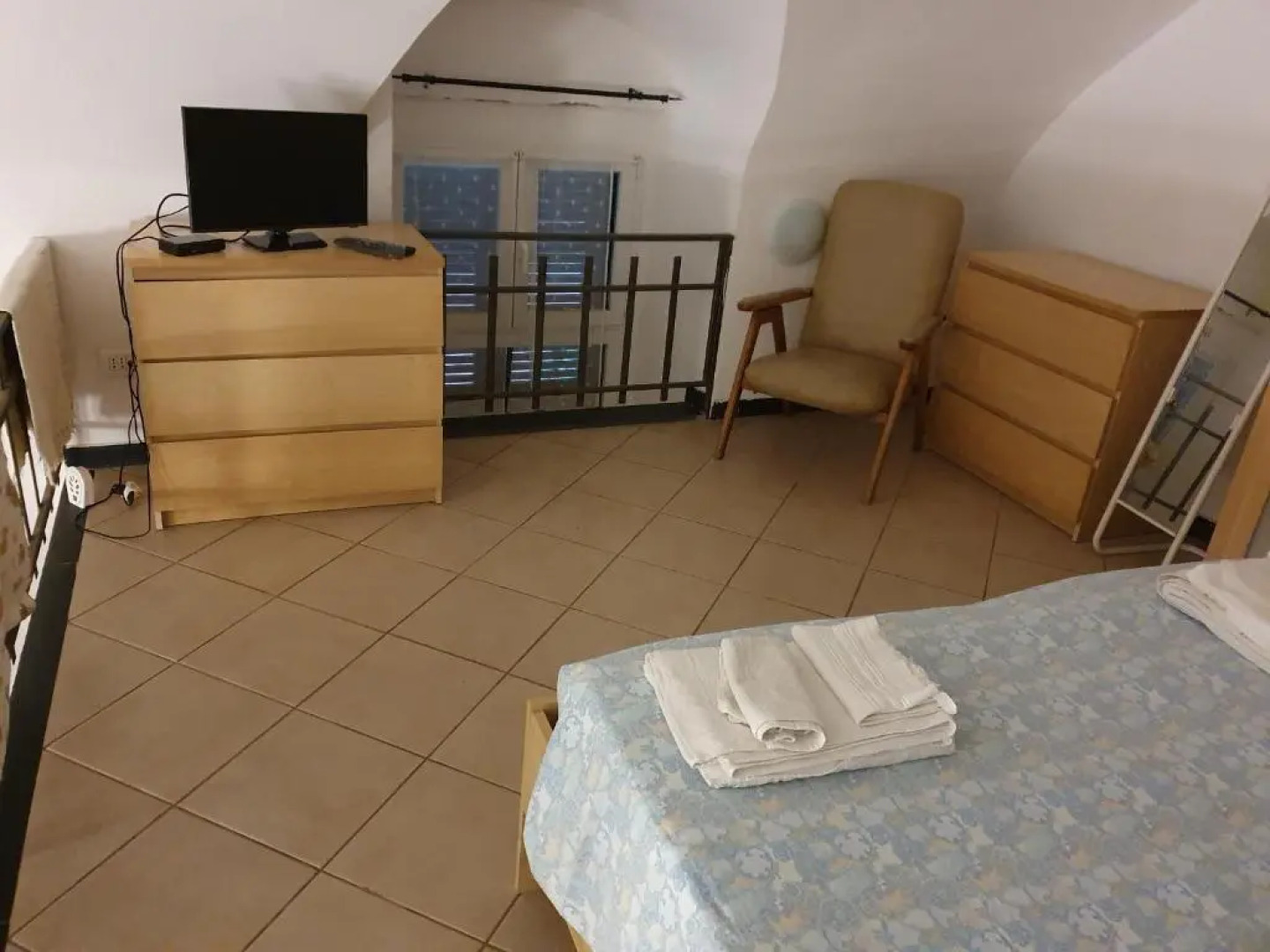 Open space con giardino vicino mare 010007-LT-0081