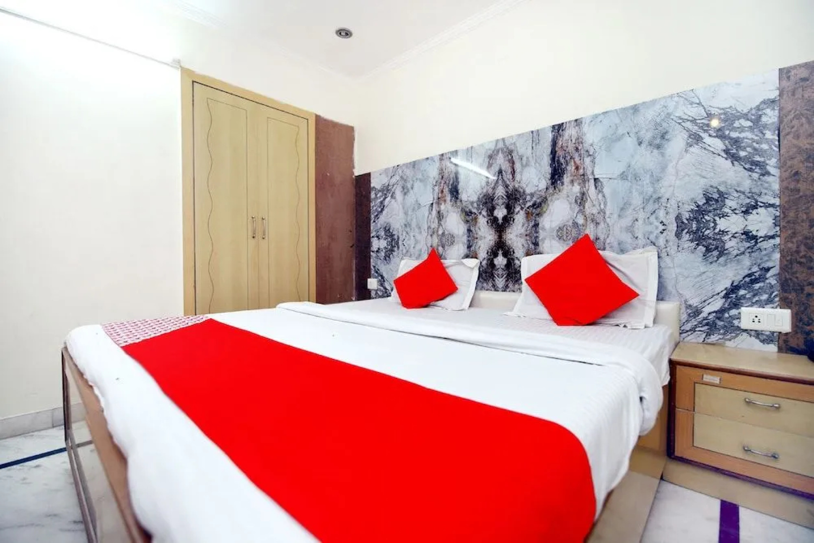 Oyo 41618 Hotel Regency