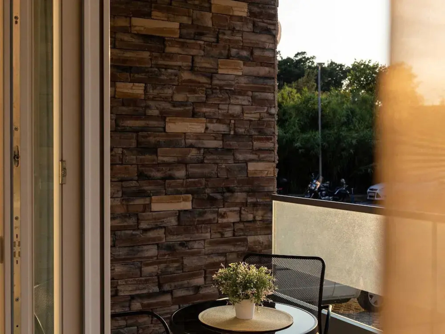 Apartment Why Not - Two Bedroom Apartment With Balcony