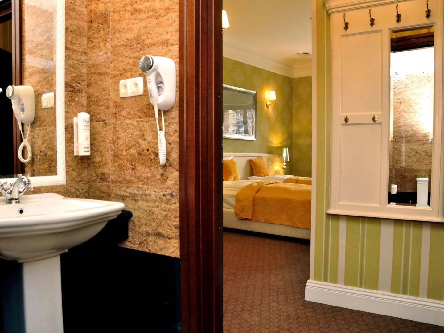 SleepWalker Boutique Suites