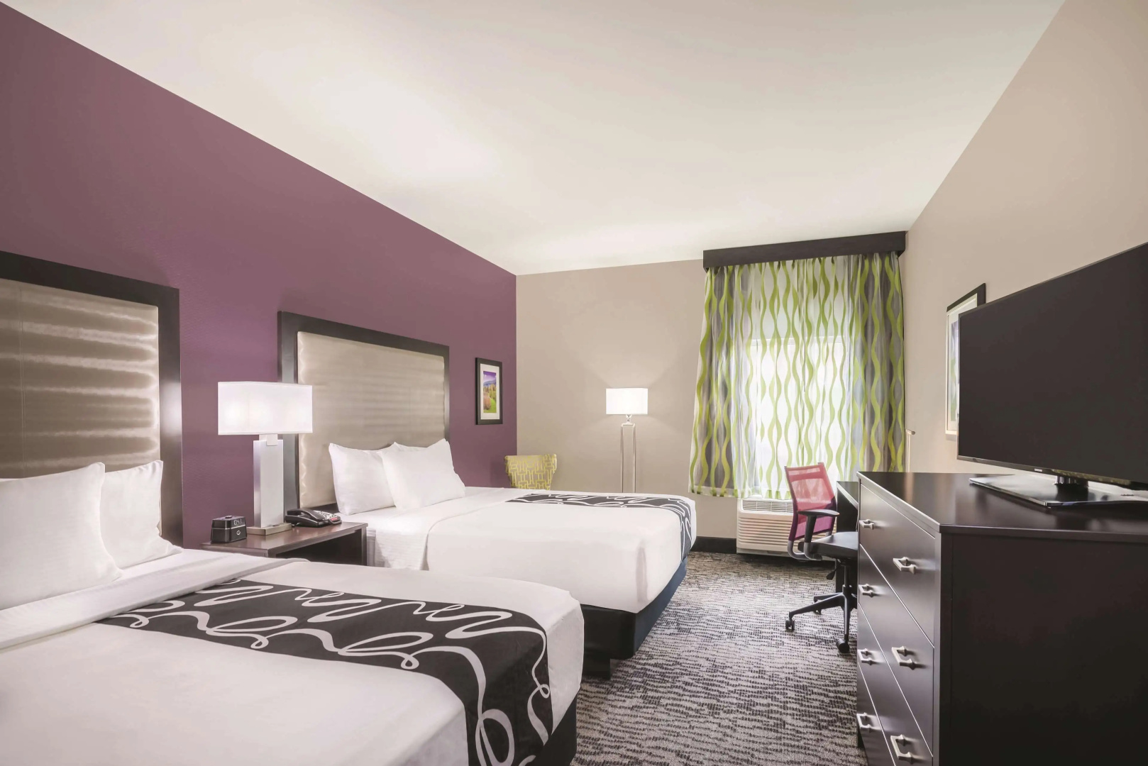 La Quinta Inn & Suites by Wyndham Clifton Park
