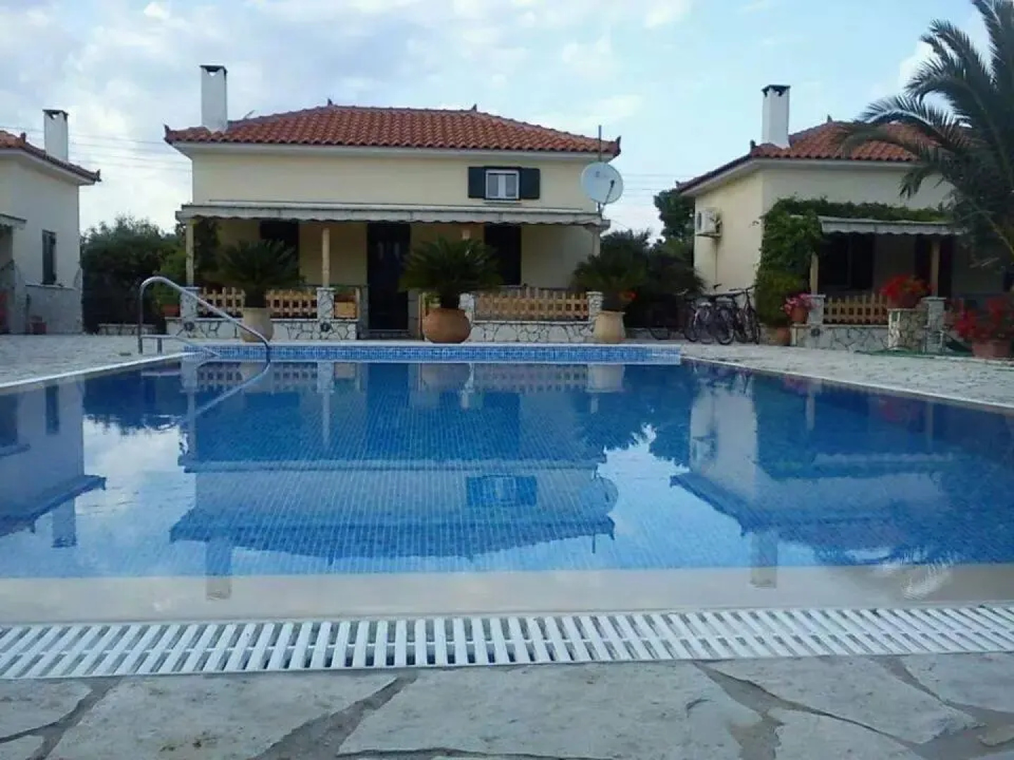 Foufas Houses