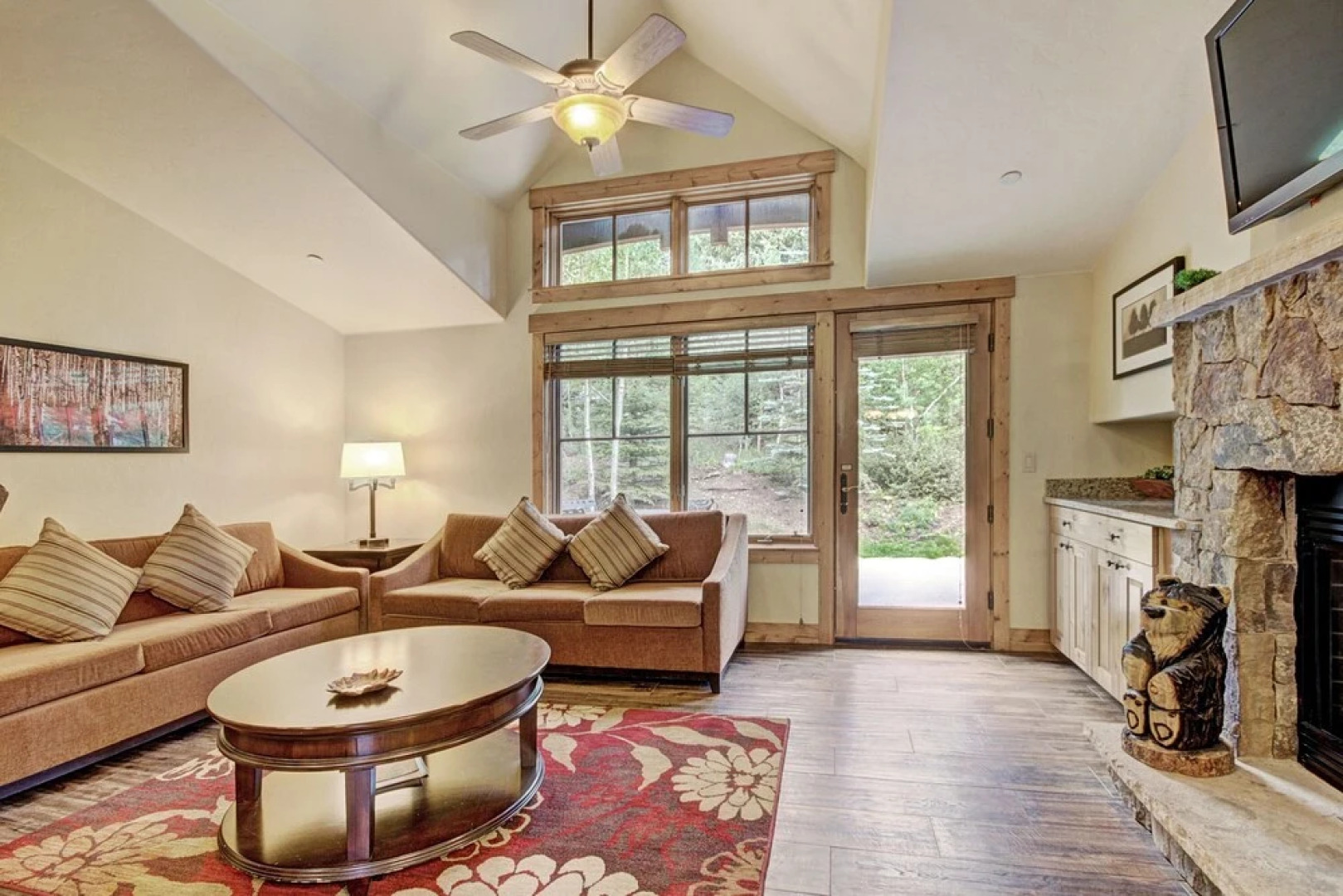 Rocky Mountain Luxury - Large Ski-in Winter Townhome 6ppl 2 Bedroom Townhouse by RedAwning