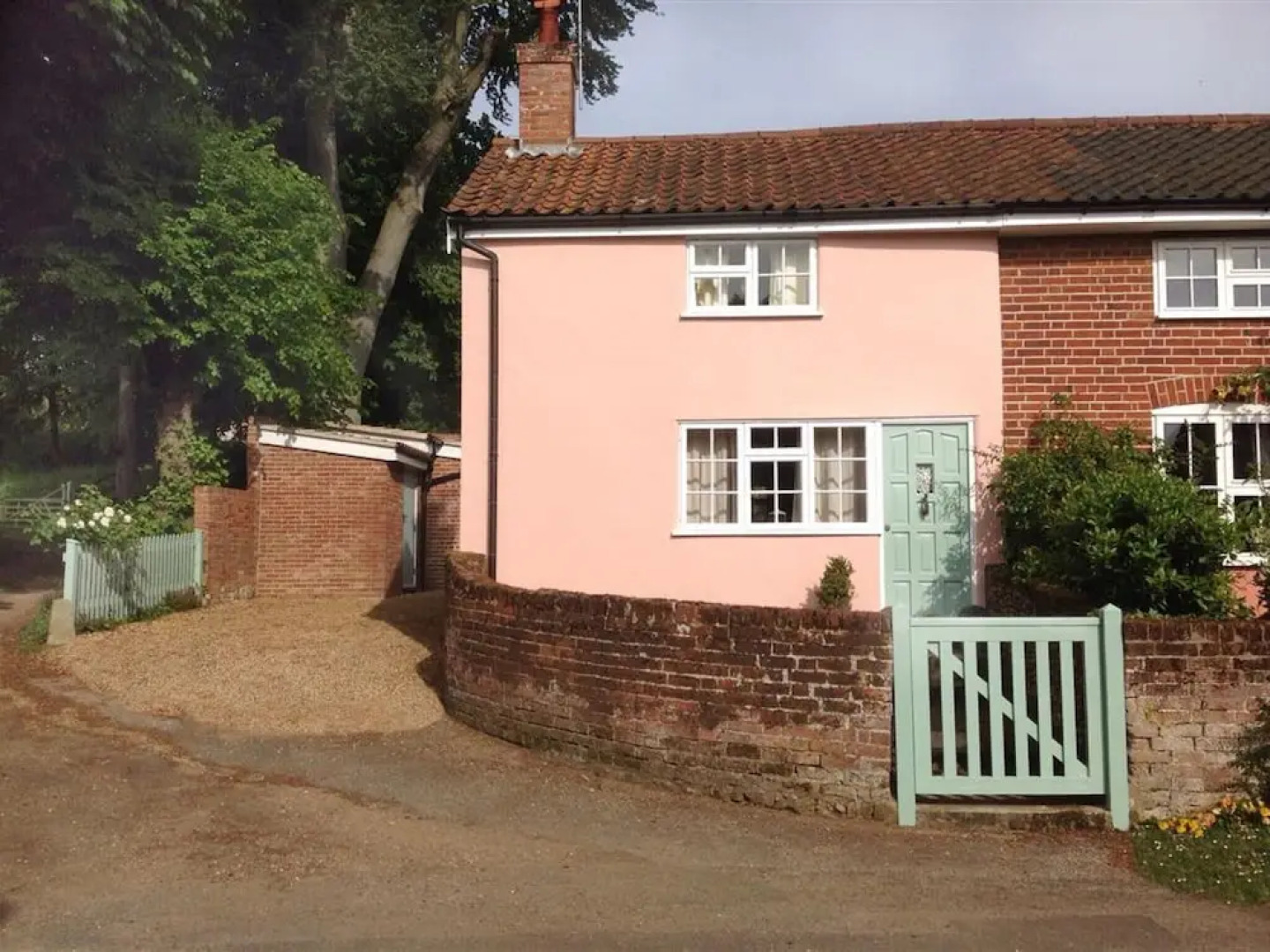 Lovely Cottage in Shottisham near Pub