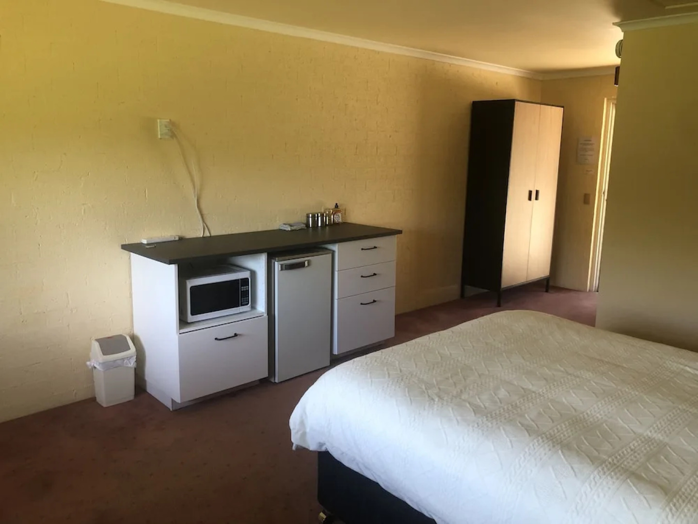 Colonial Inn Guest Rooms