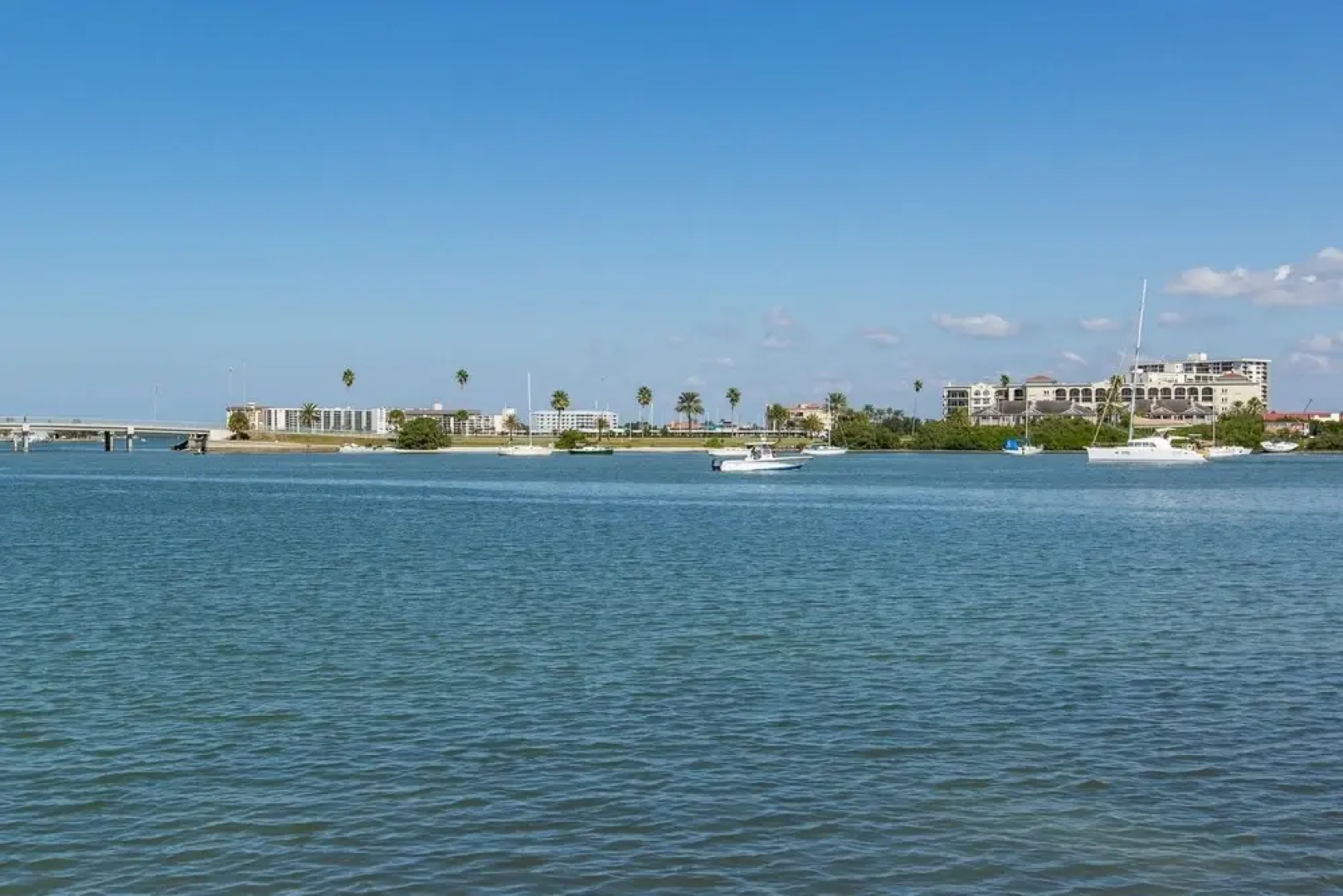 Treasured Times Beach House 3 Bedroom Home by RedAwning, Clearwater Beach