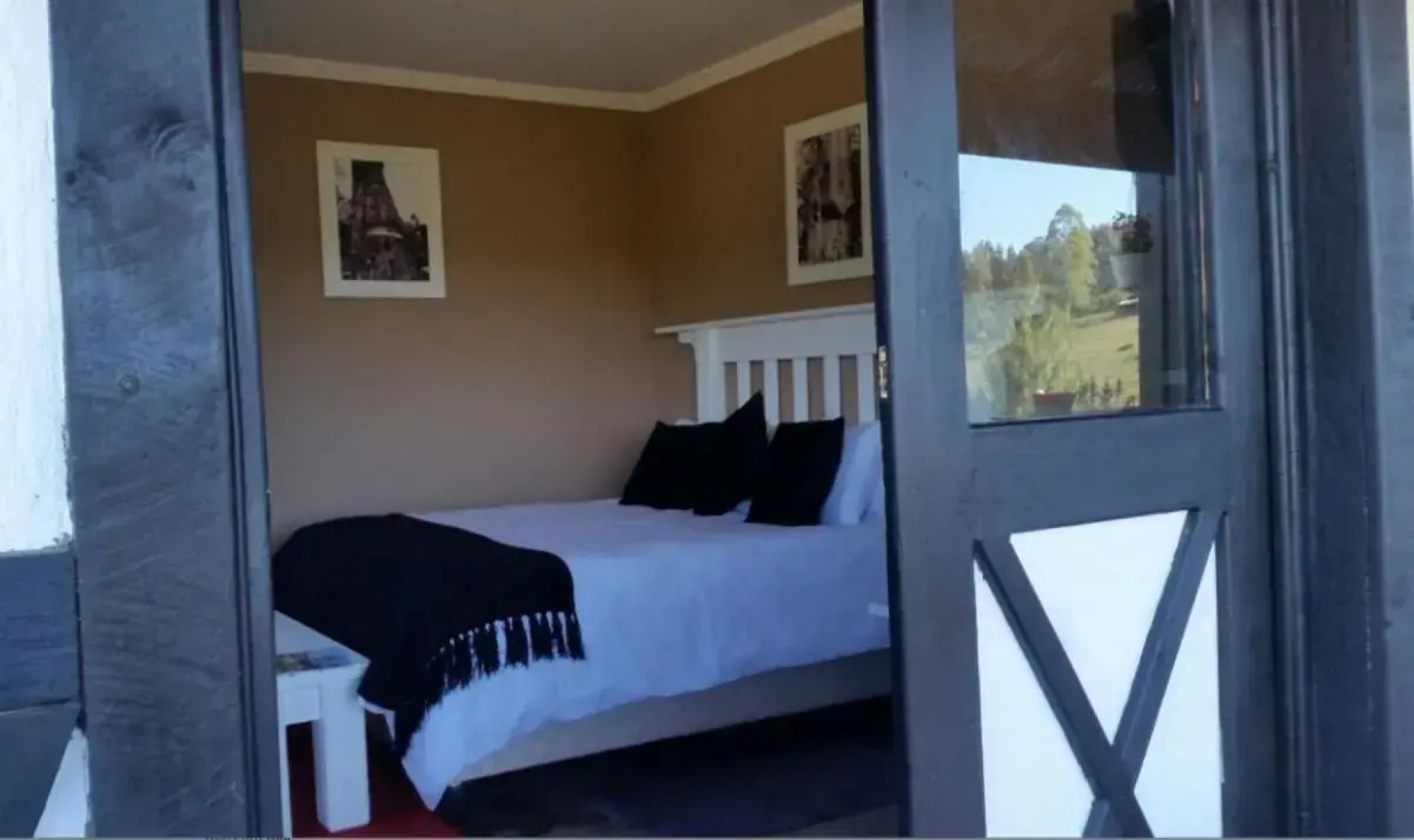 Woodcutters Guest House & Cottage