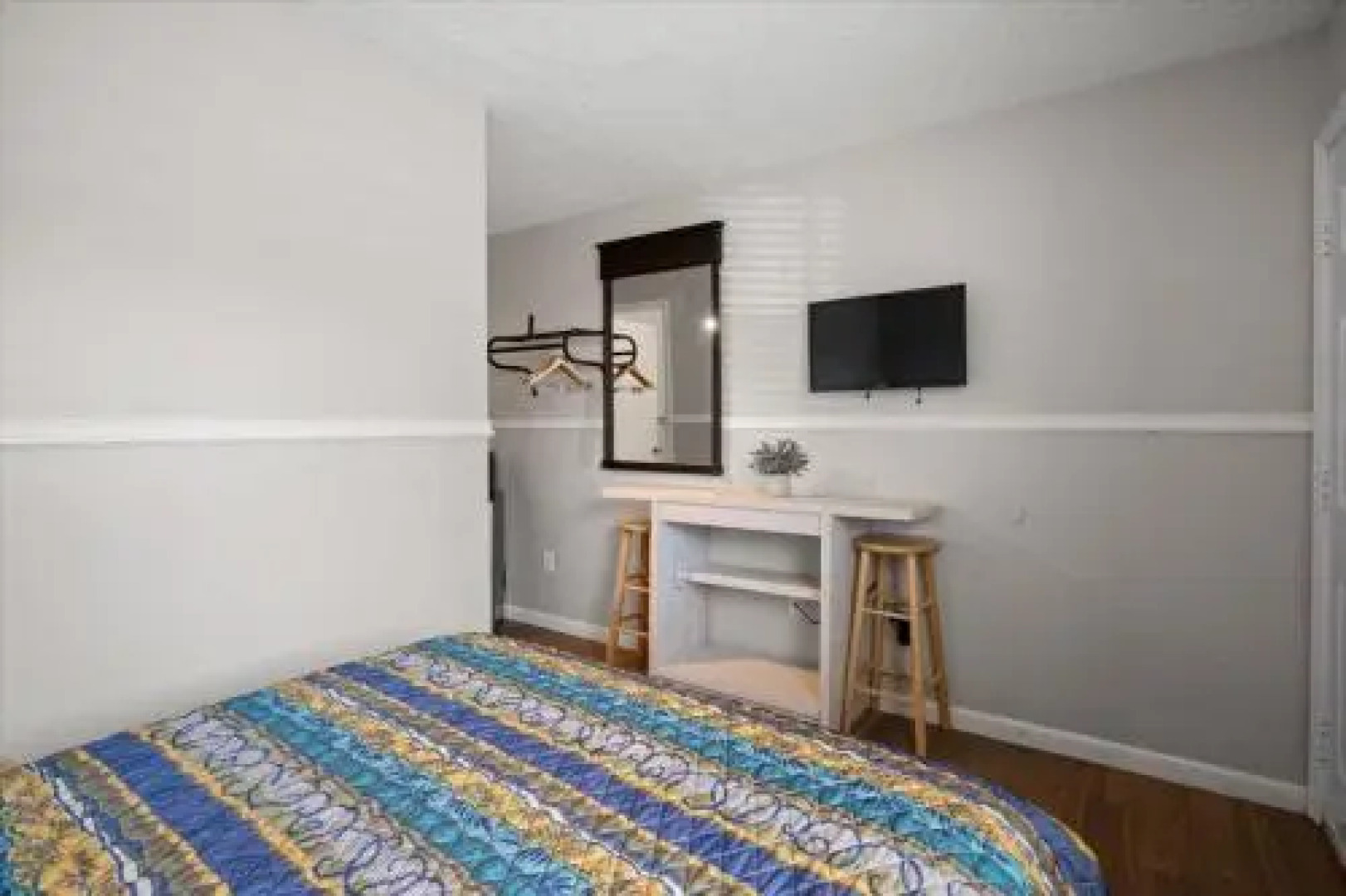 Long Acres Motel & Cottages