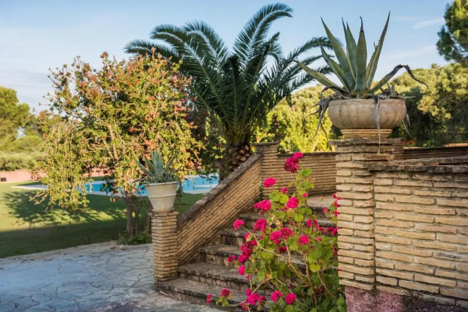 Sarakino The House of Literature