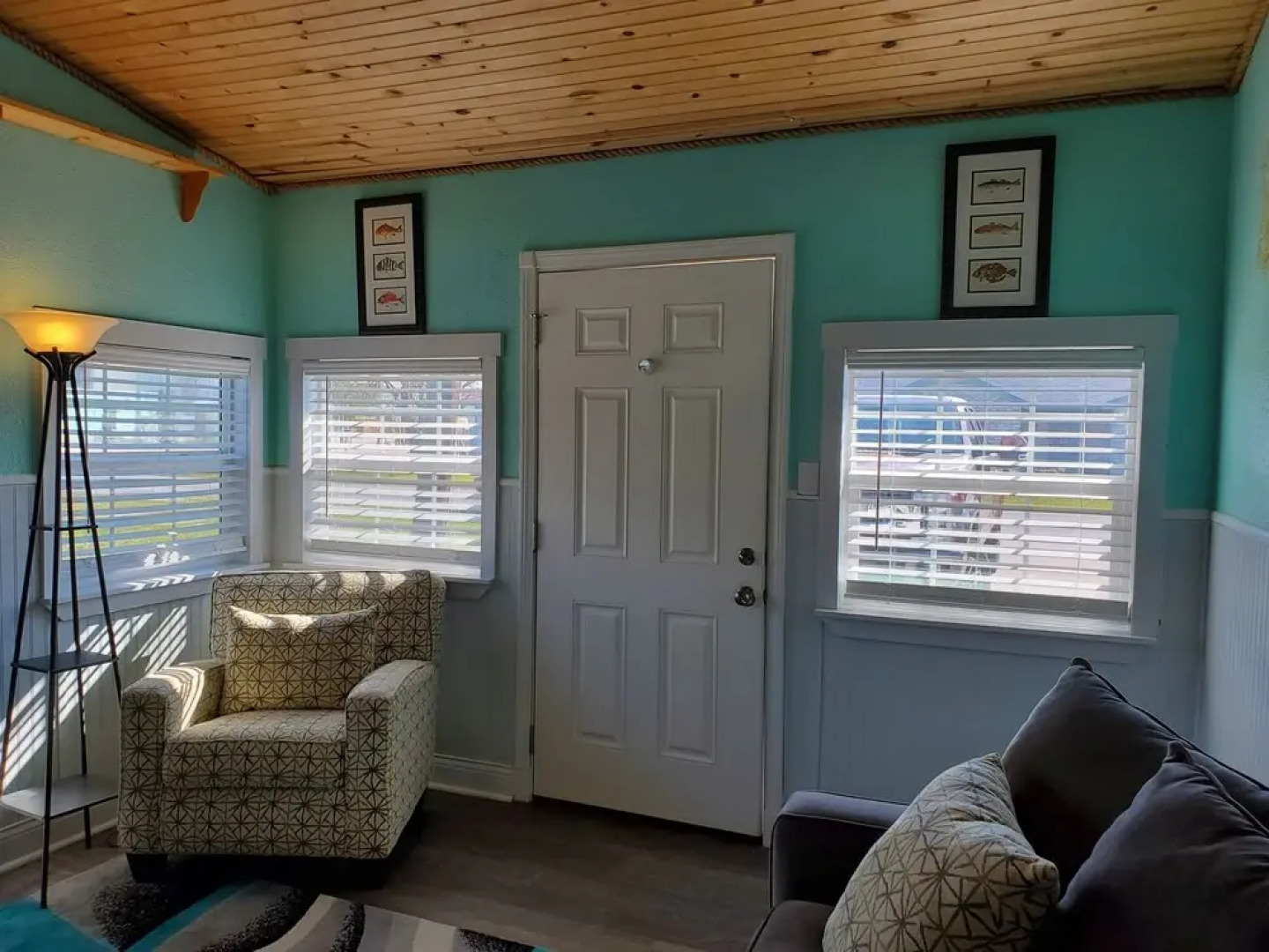 Nautical That One Apartment Near City Attractions by Redawning