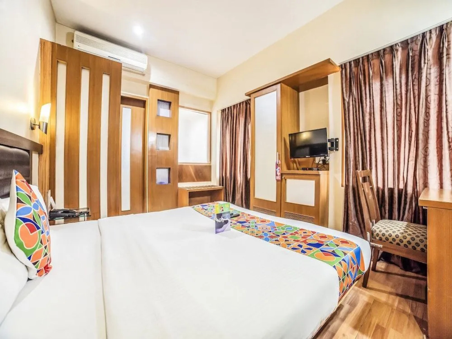 FabHotel Lakme Executive FC Road