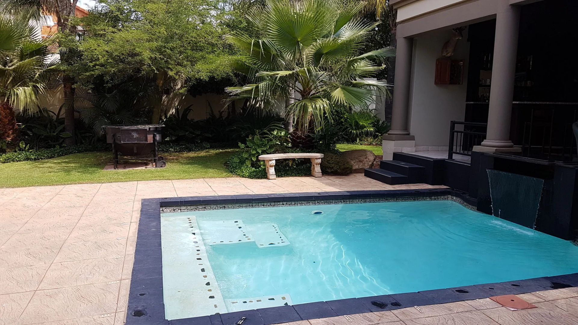 Casa Flora Guesthouse