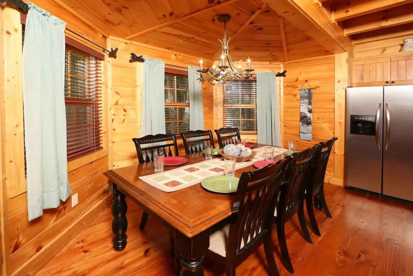 Southern Hospitality - Two Bedroom Cabin