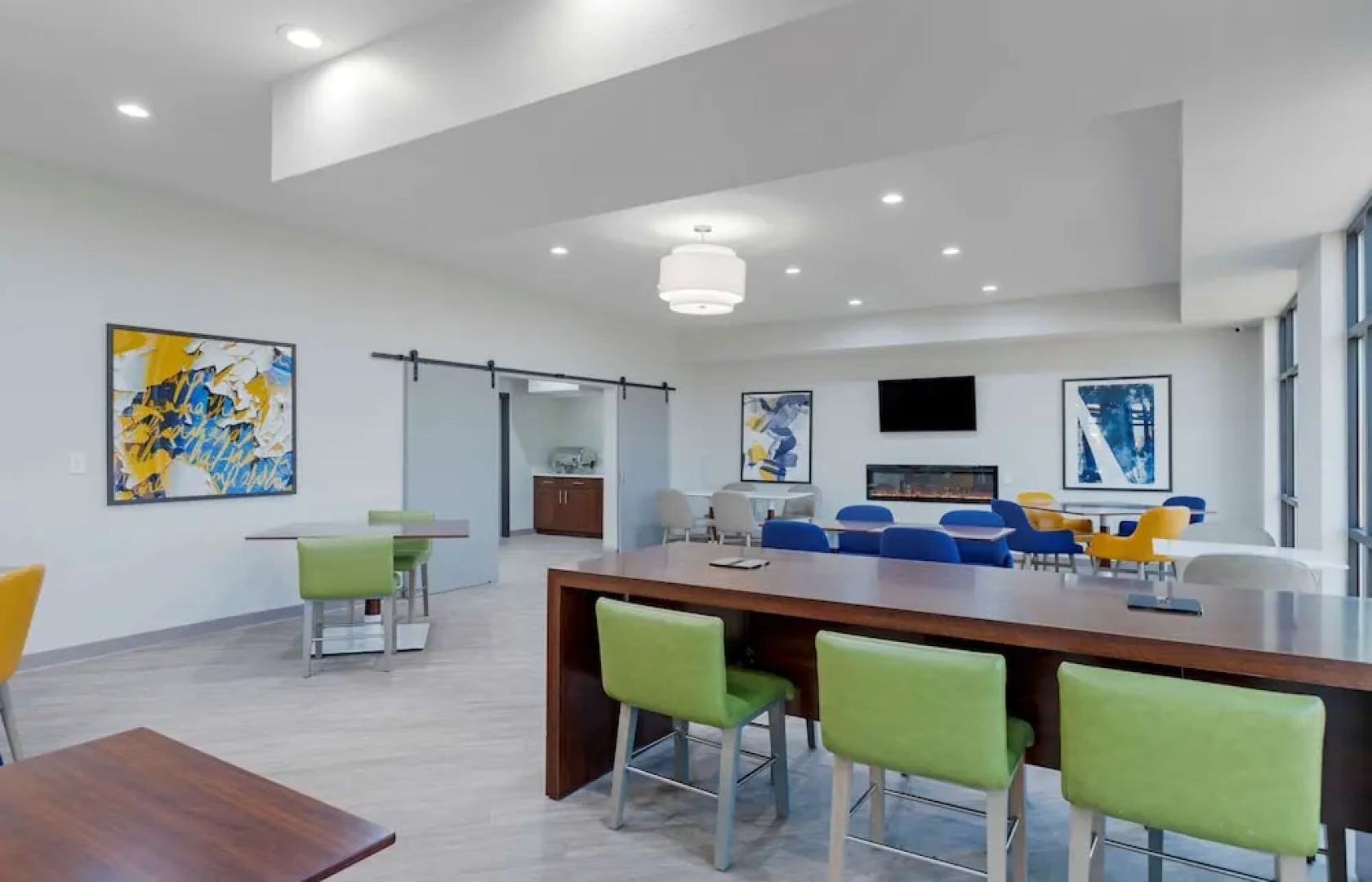 Super 8 Clawson/troy/detroit Area