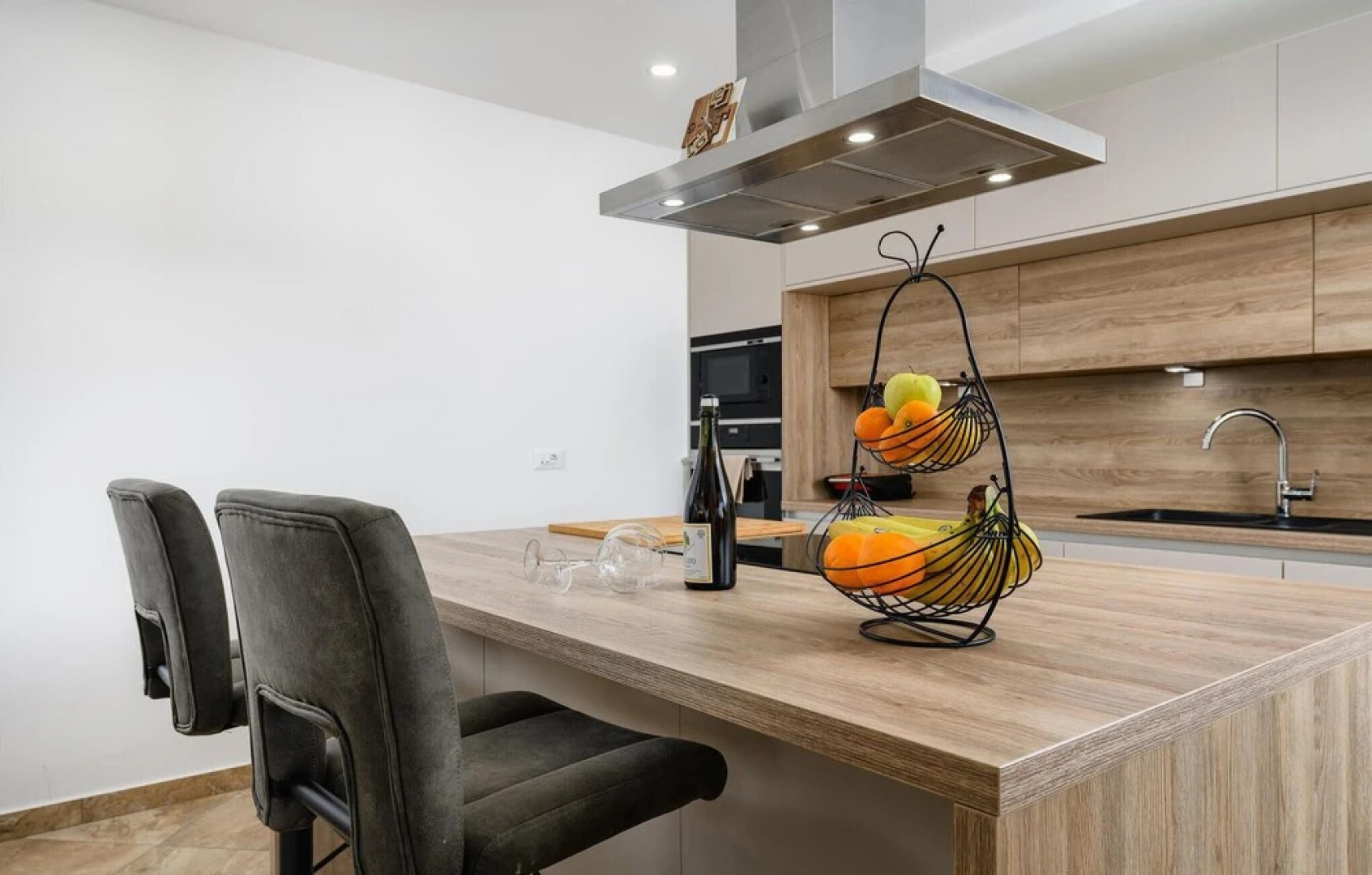 Amazing Home in Nova Vas With Wifi, 4 Bedrooms and Outdoor Swimming Pool