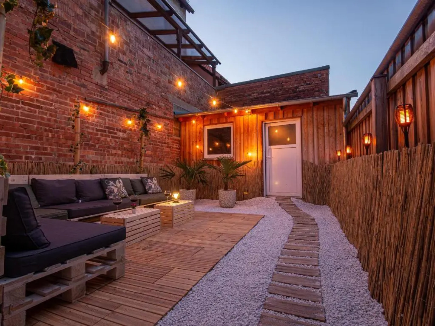 EUPHORAS - Haus mit 4 Schlafzimmern und Hinterhof