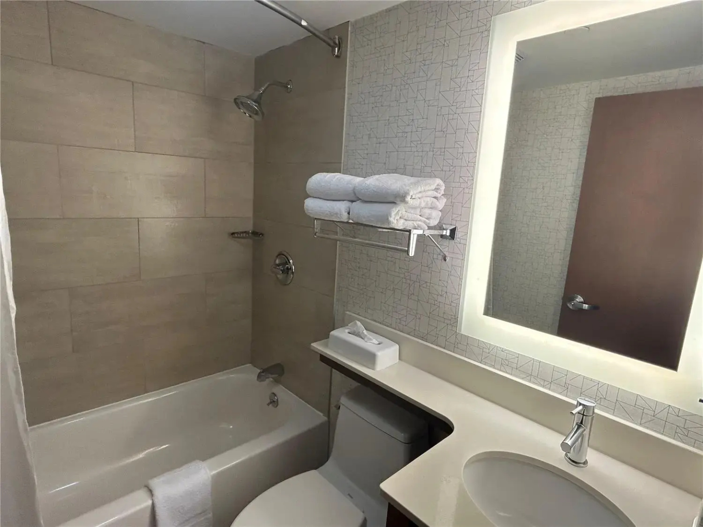 Best Western Roslyn-Long Island Hotel