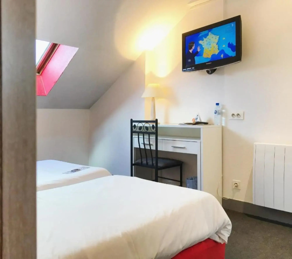 Brit Hotel Aux Sacres