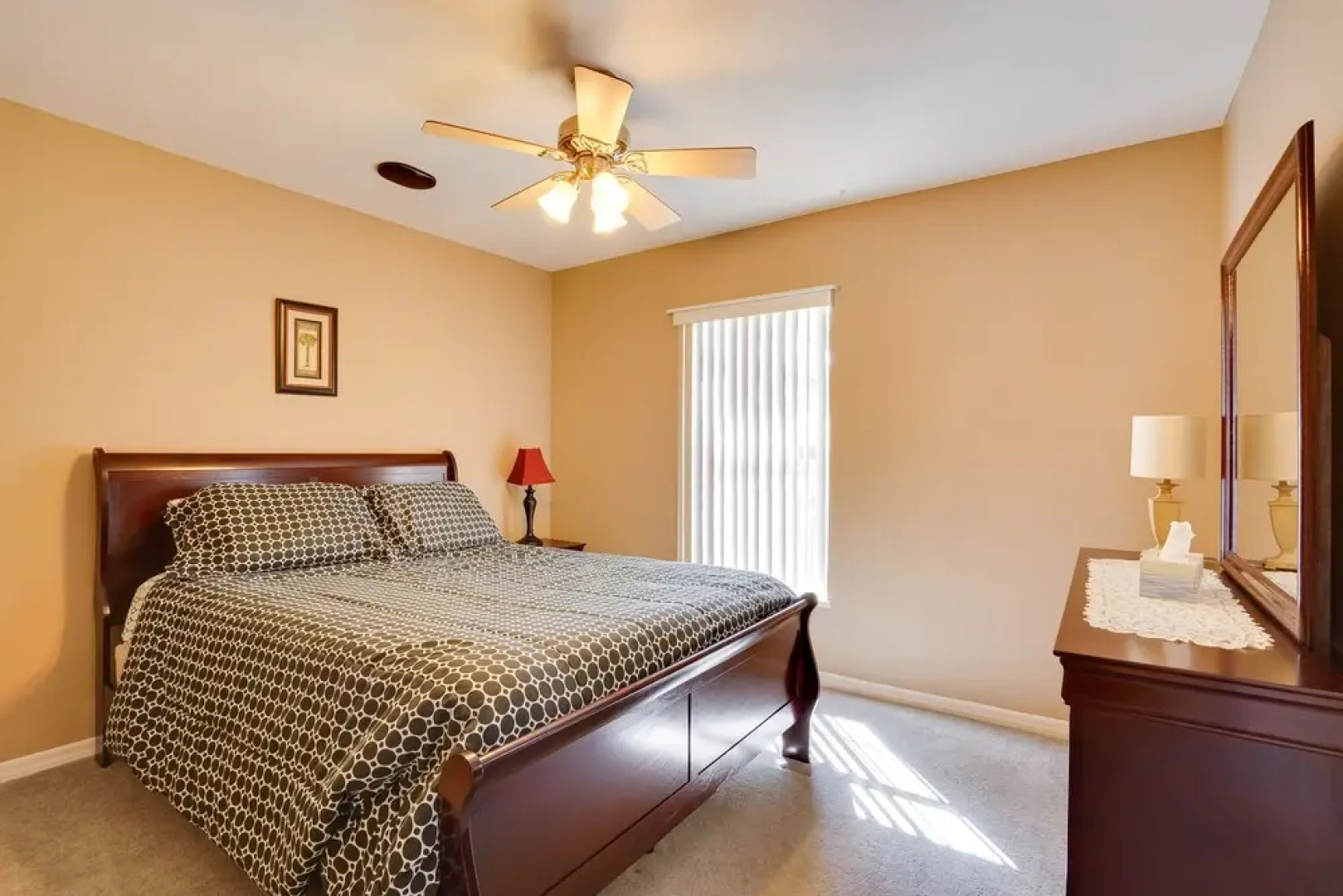 Walk to Lake: Home w/ Screened Porch in Sebring!
