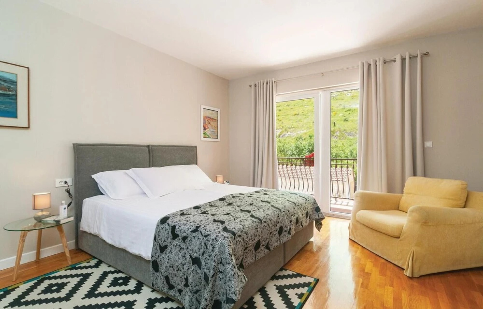 Stunning Home in Zrnovnica With 5 Bedrooms, Wifi and Outdoor Swimming Pool