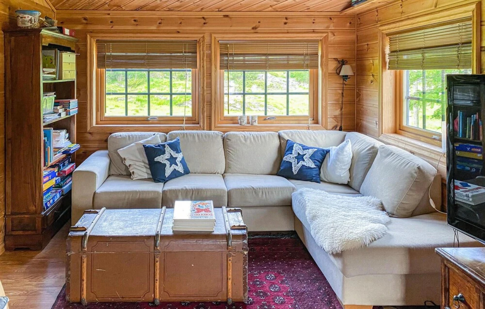 Nice Home in Stavang With 4 Bedrooms