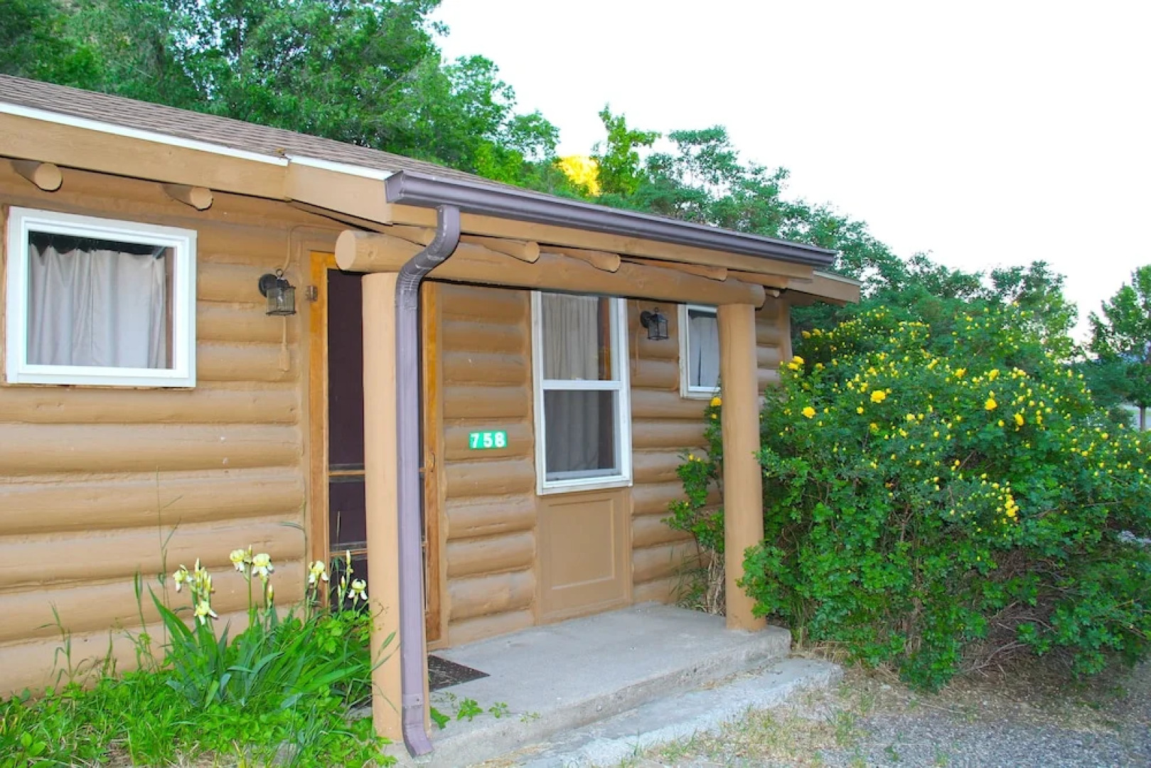 Yellowstone Hot Spring Cabins