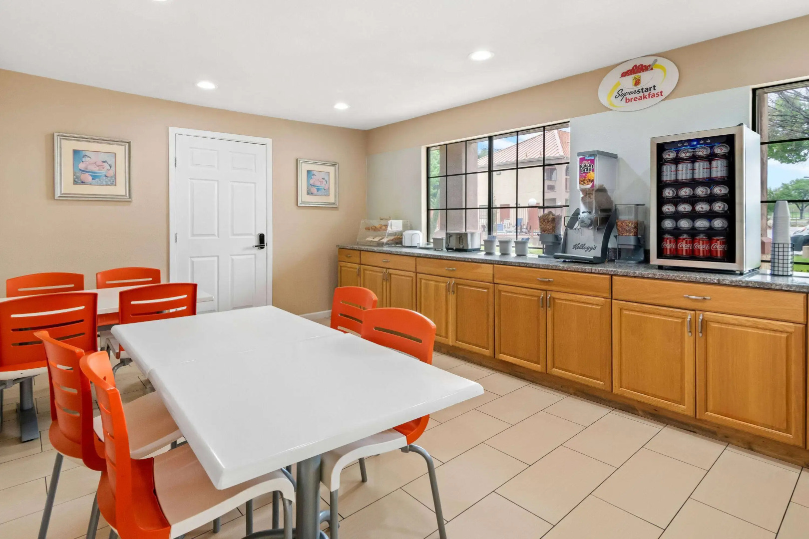 Super 8 by Wyndham Grand Prairie Southwest