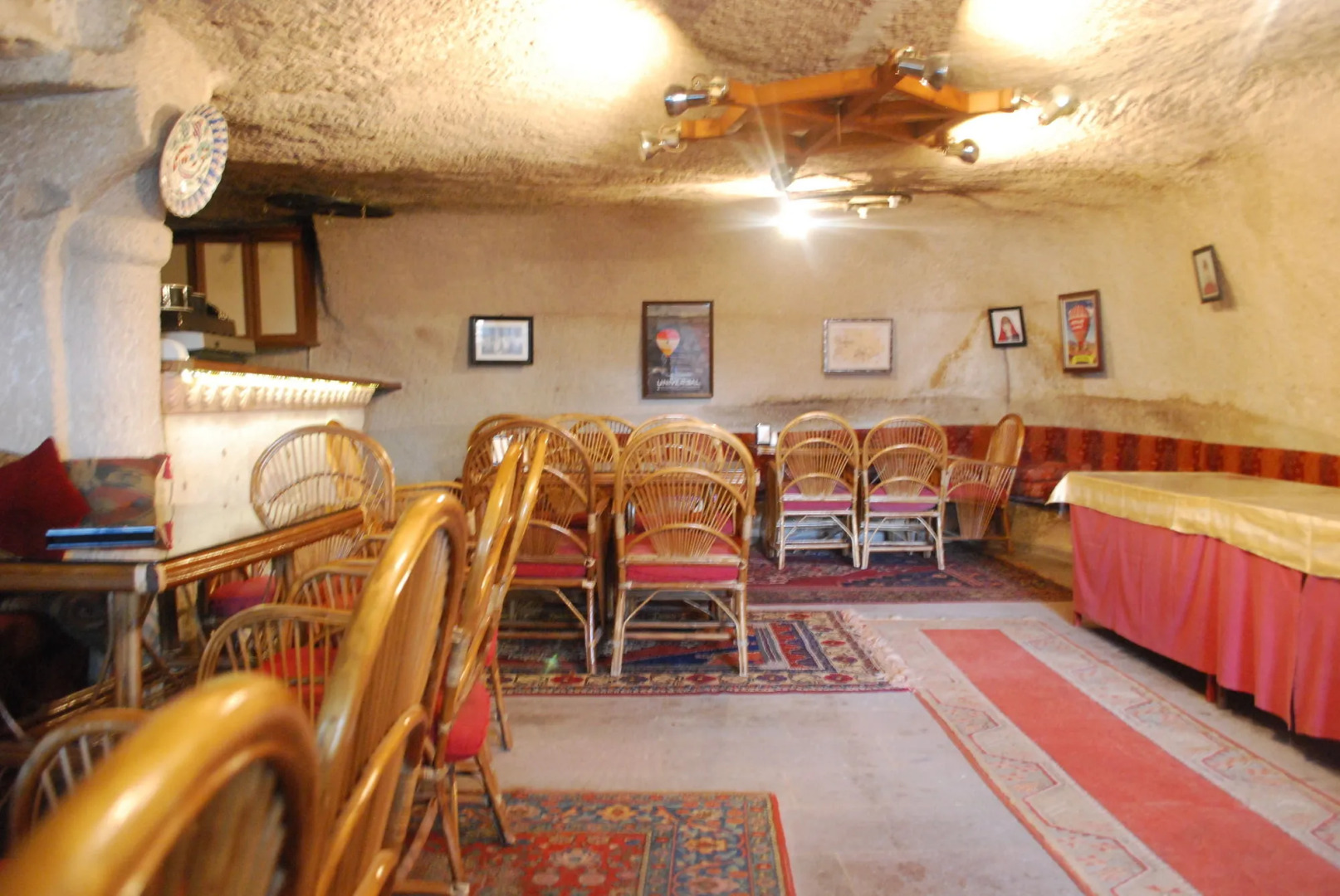 Lalezar Cave Hotel
