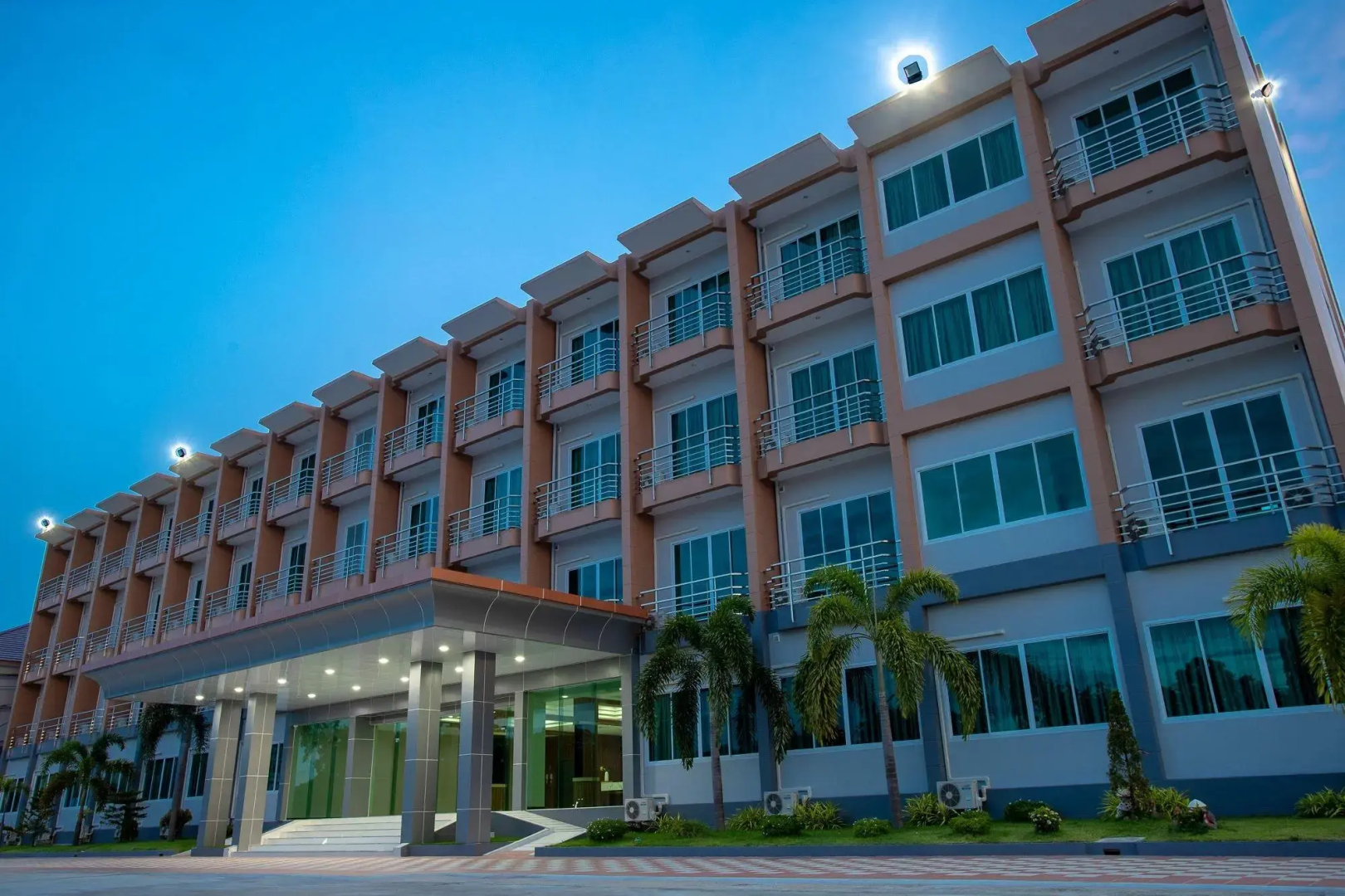 O2 Hotel Lopburi