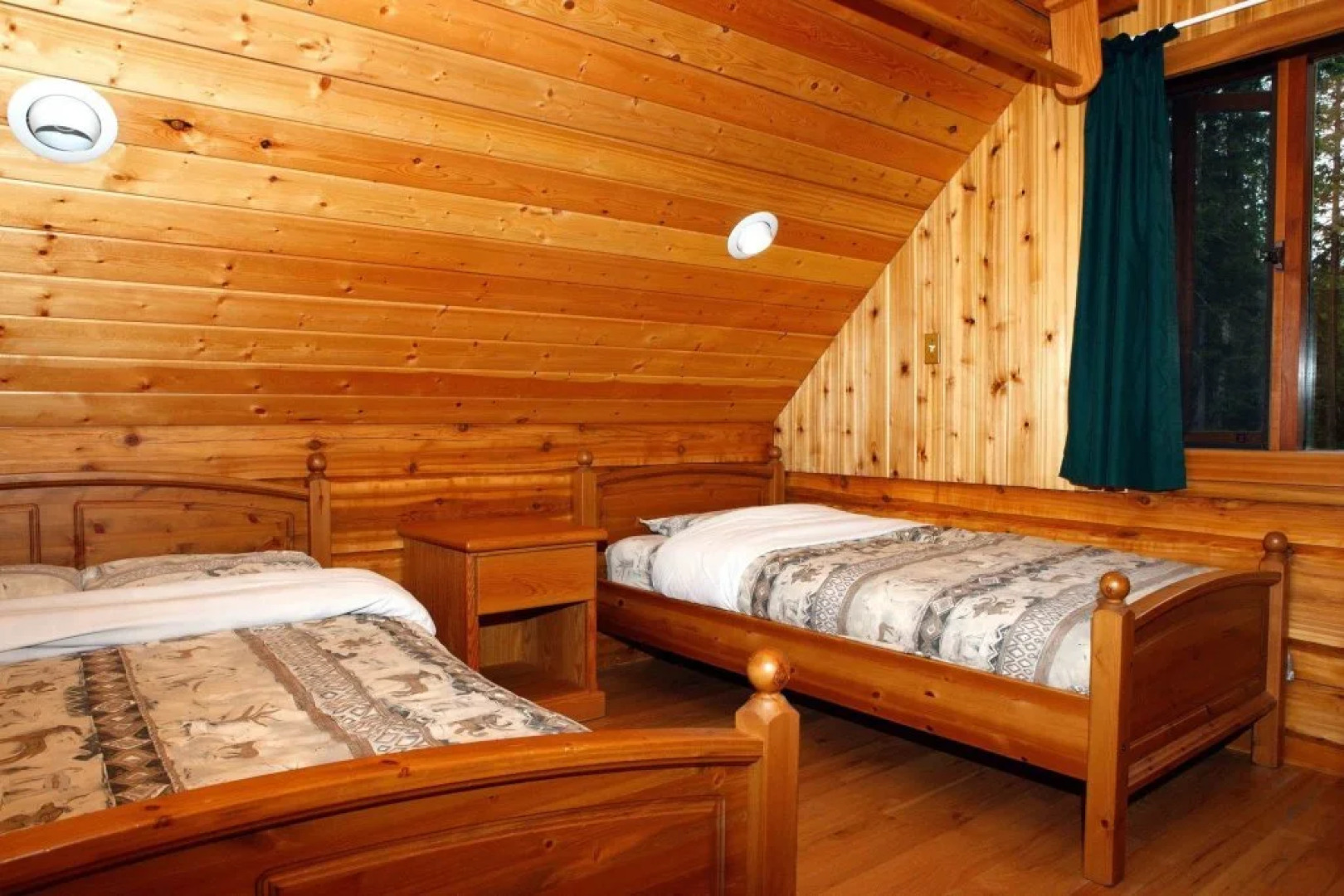 Becker's Lodge Bowron Lake Adventures Resort