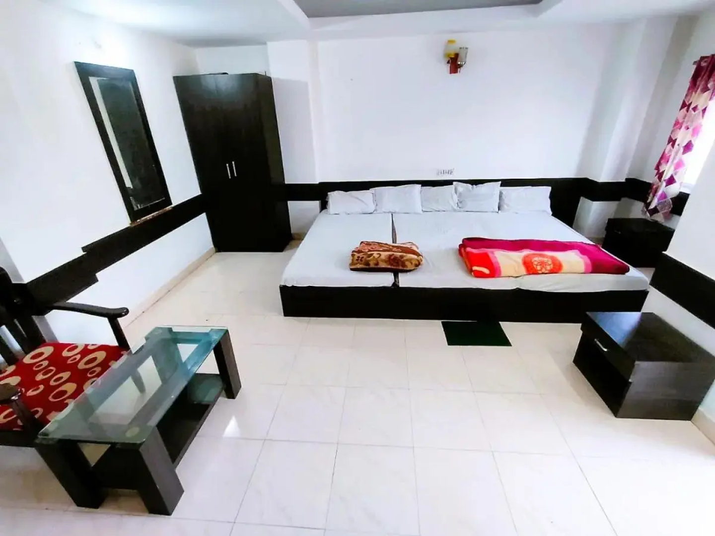 STAYMAKER Chakra Nayan Tara Sonu Inn
