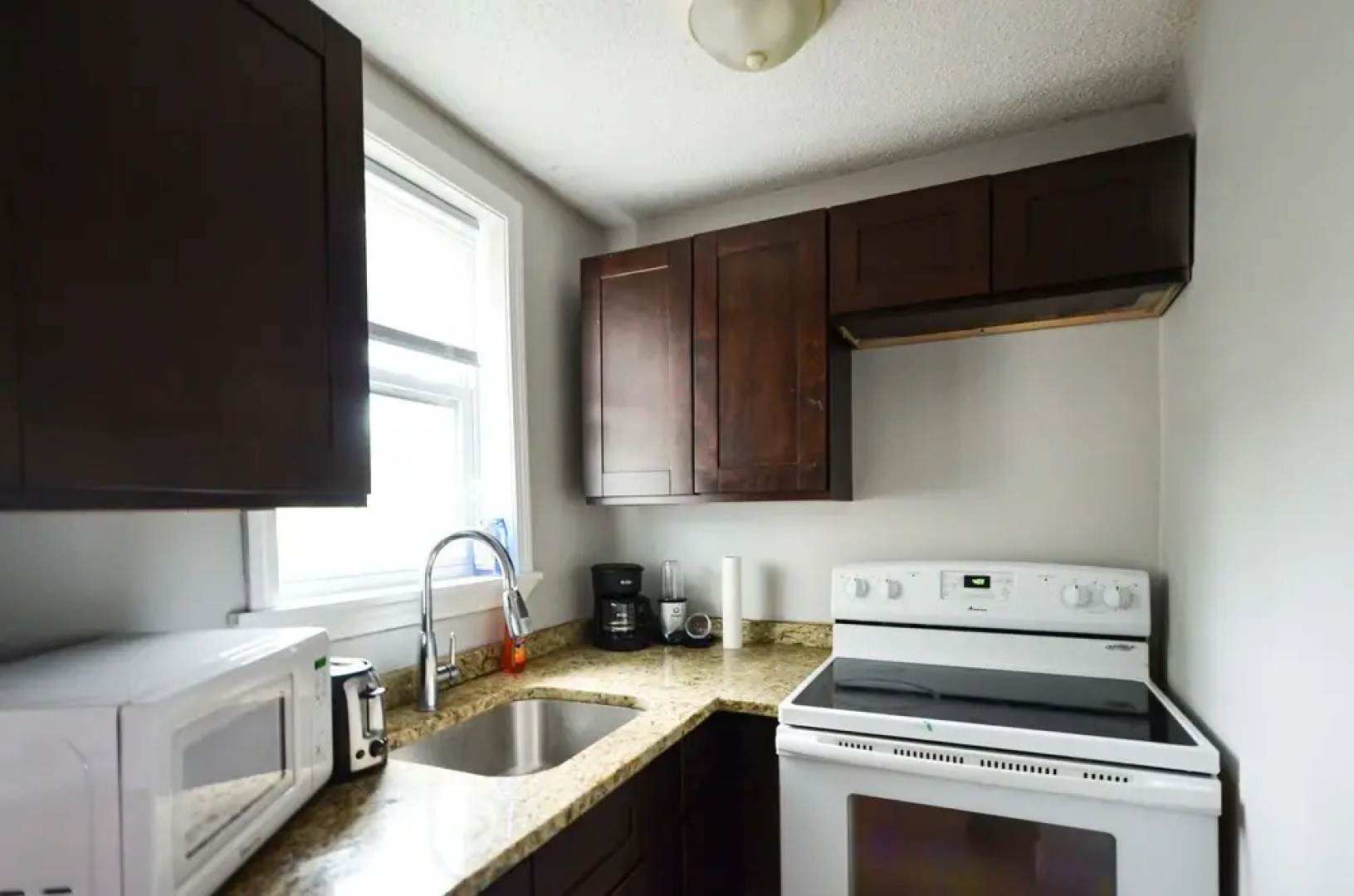 Modern2Bd Apartment