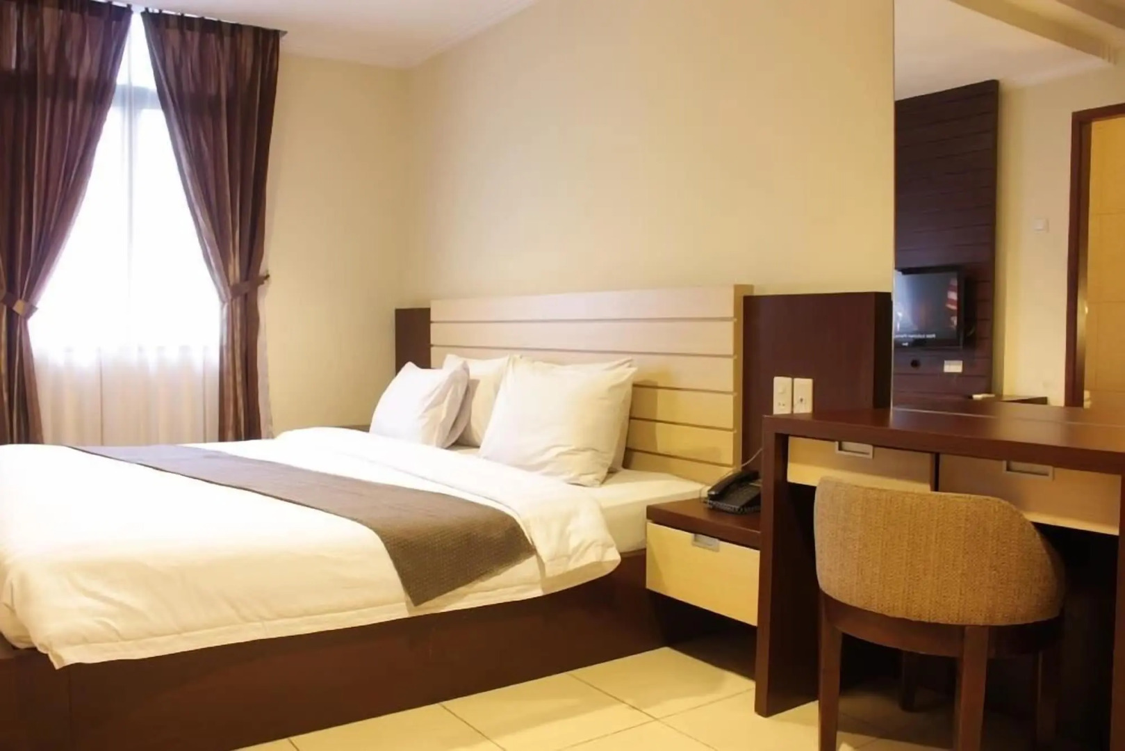 Travellers Suites Serviced Apartments